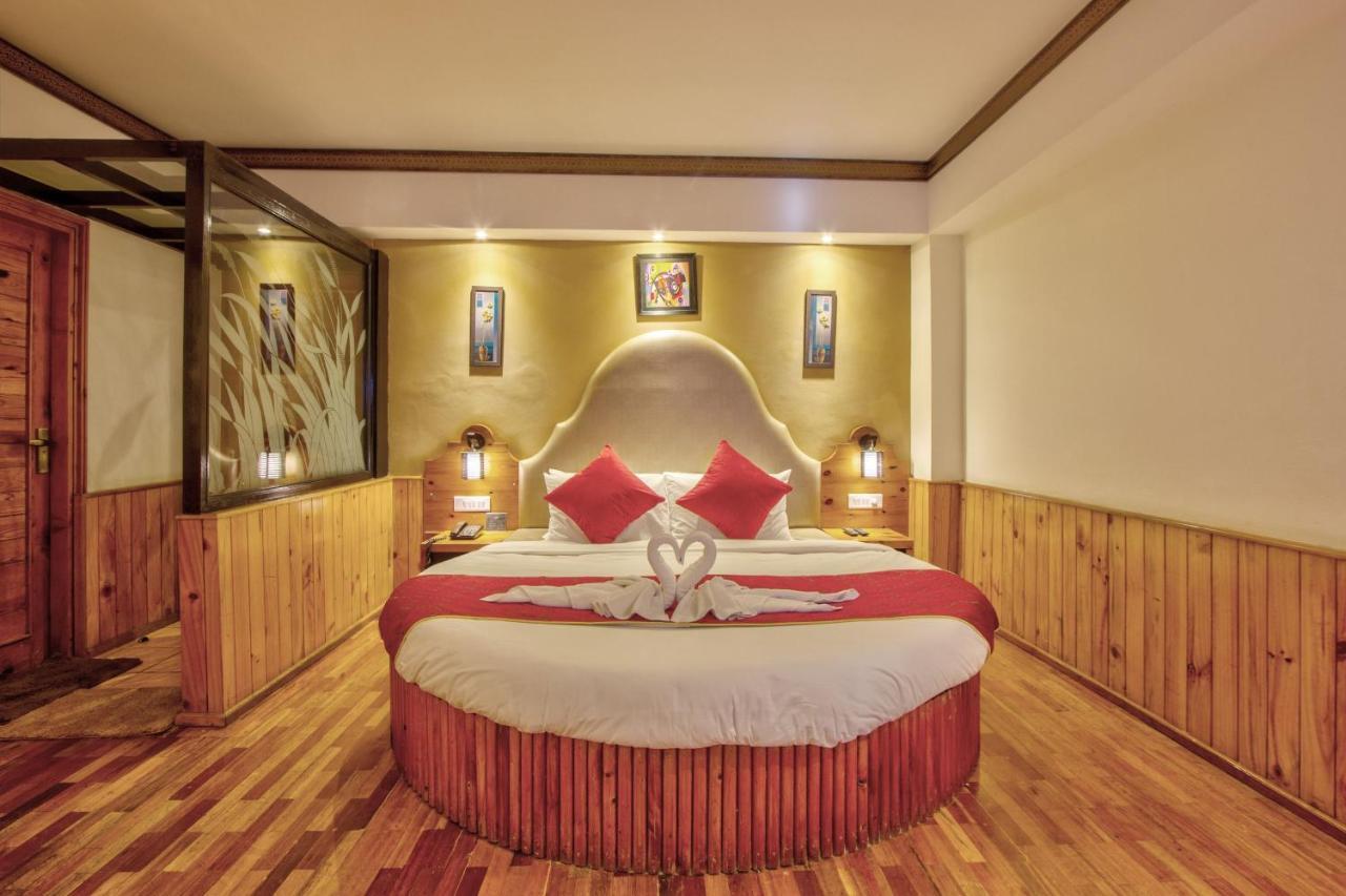 Hotel Kanishka Manali - 200M From Mall Road Manāli Екстериор снимка