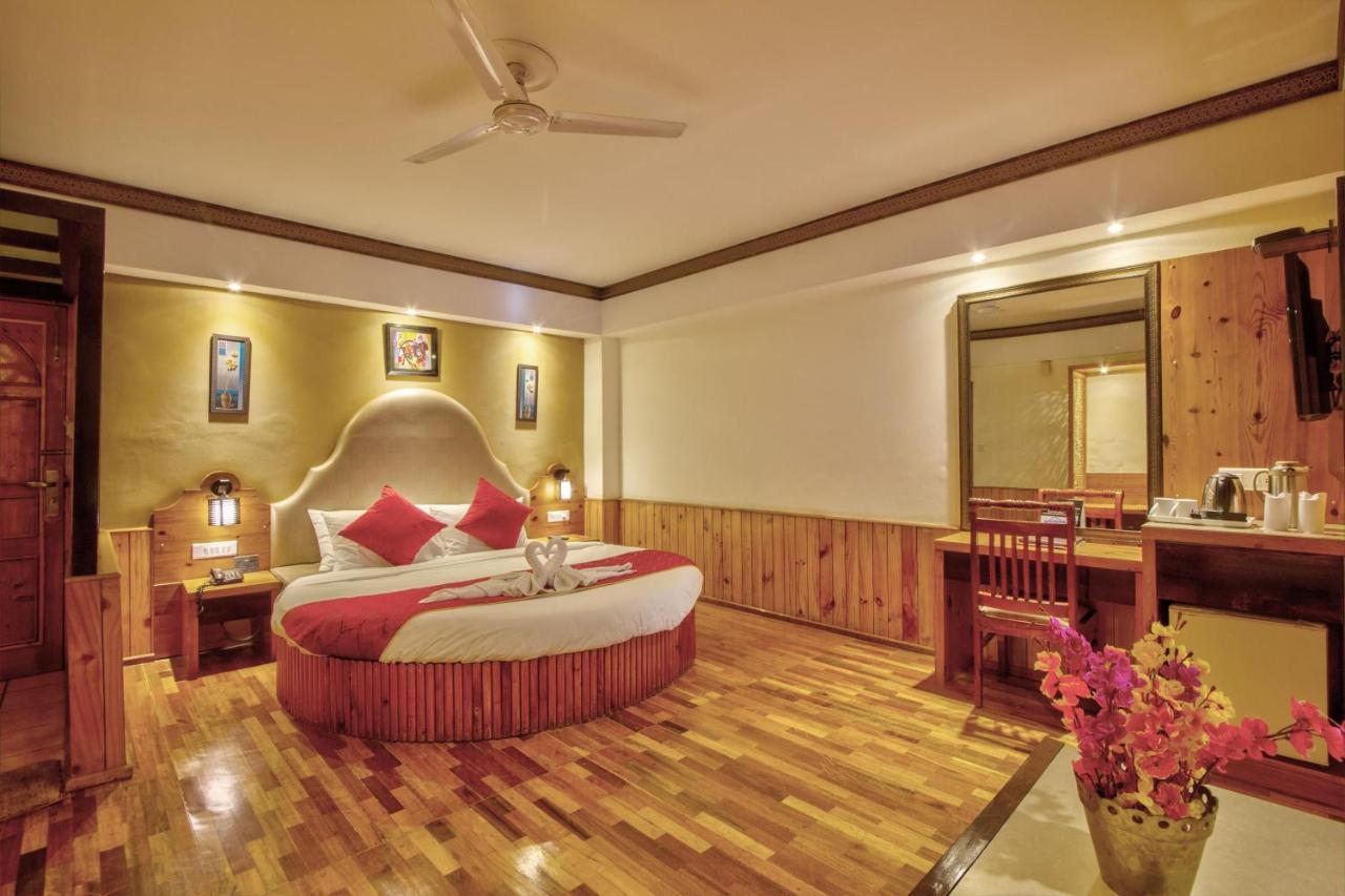 Hotel Kanishka Manali - 200M From Mall Road Manāli Екстериор снимка